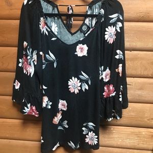 Bobeau Tie-Back Flutter Sleeve Tee